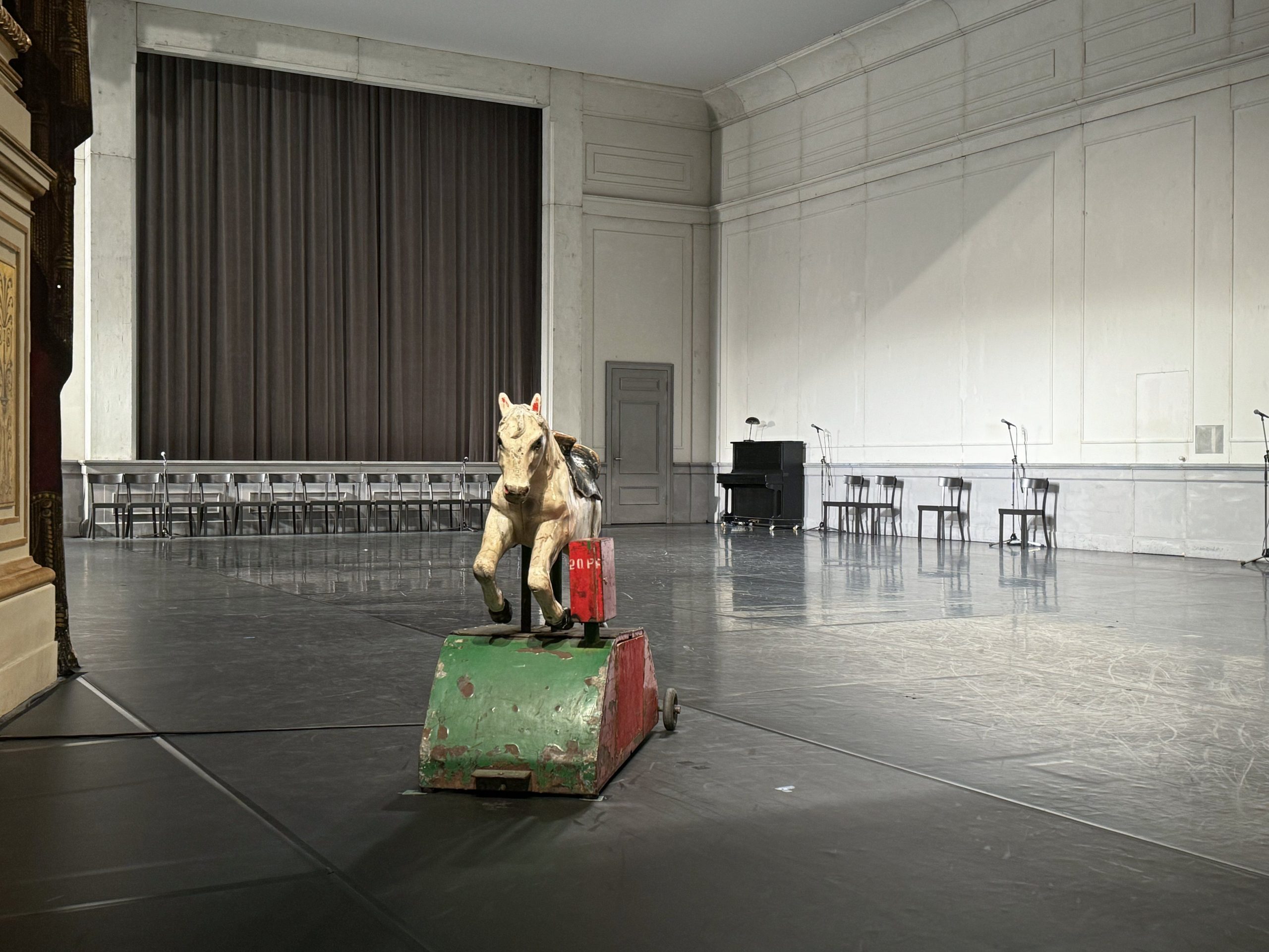 Kontakthof o la metacoreografía del contacto según Pina Bausch