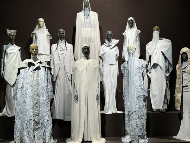 Rick Owens transforma el Palais Galliera de París en su Temple of Love Rick Owens transforma el Palais Galliera de París en su Temple of Love