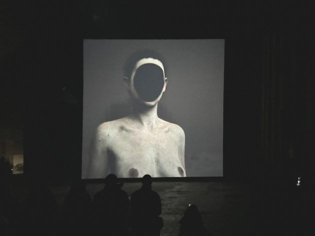 Pierre Huyghe o el arte en estado cuántico en Halle am Berghain