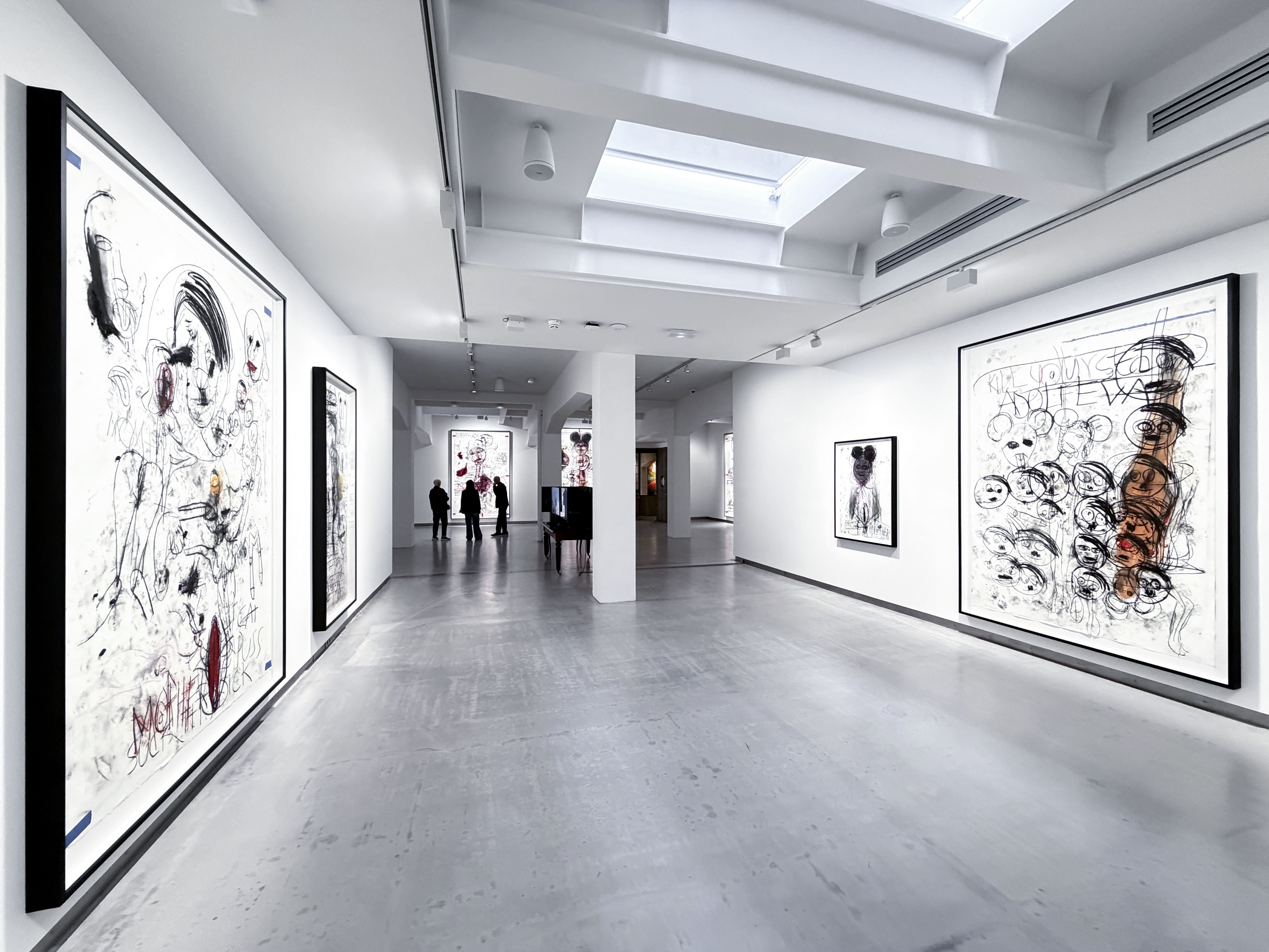 Paul McCarthy en Bowman Hal: el festín de lo abyecto y el fascismo como espectáculo